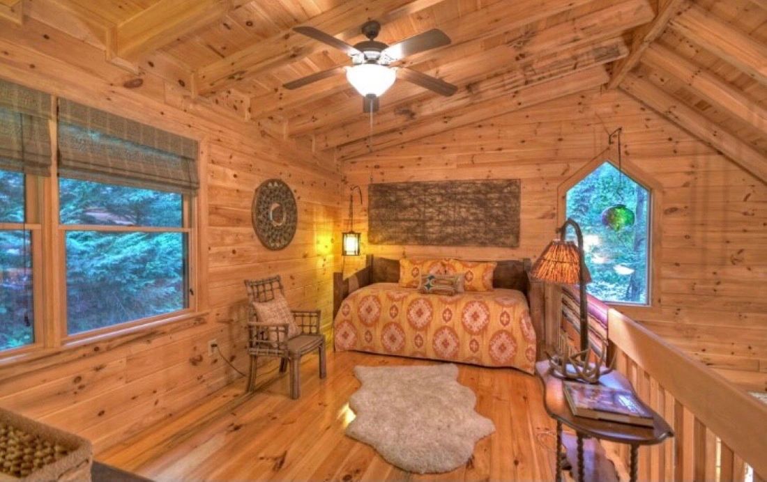 Cozy loft with sitting area and trundle bed