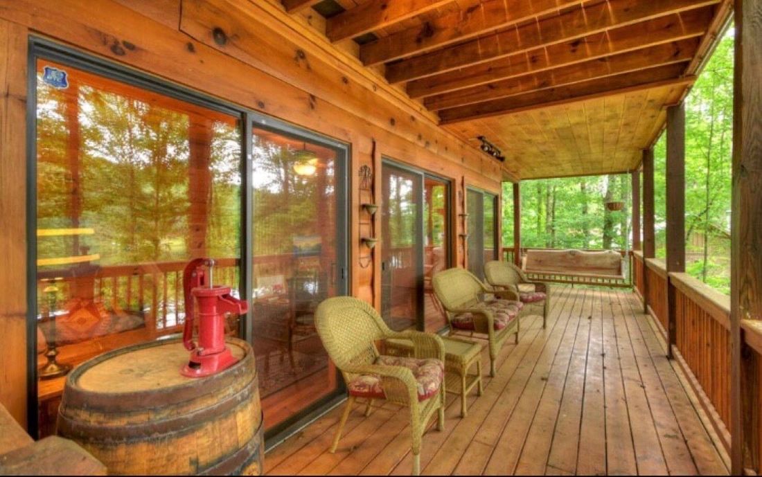 Lower deck overlooking the lake